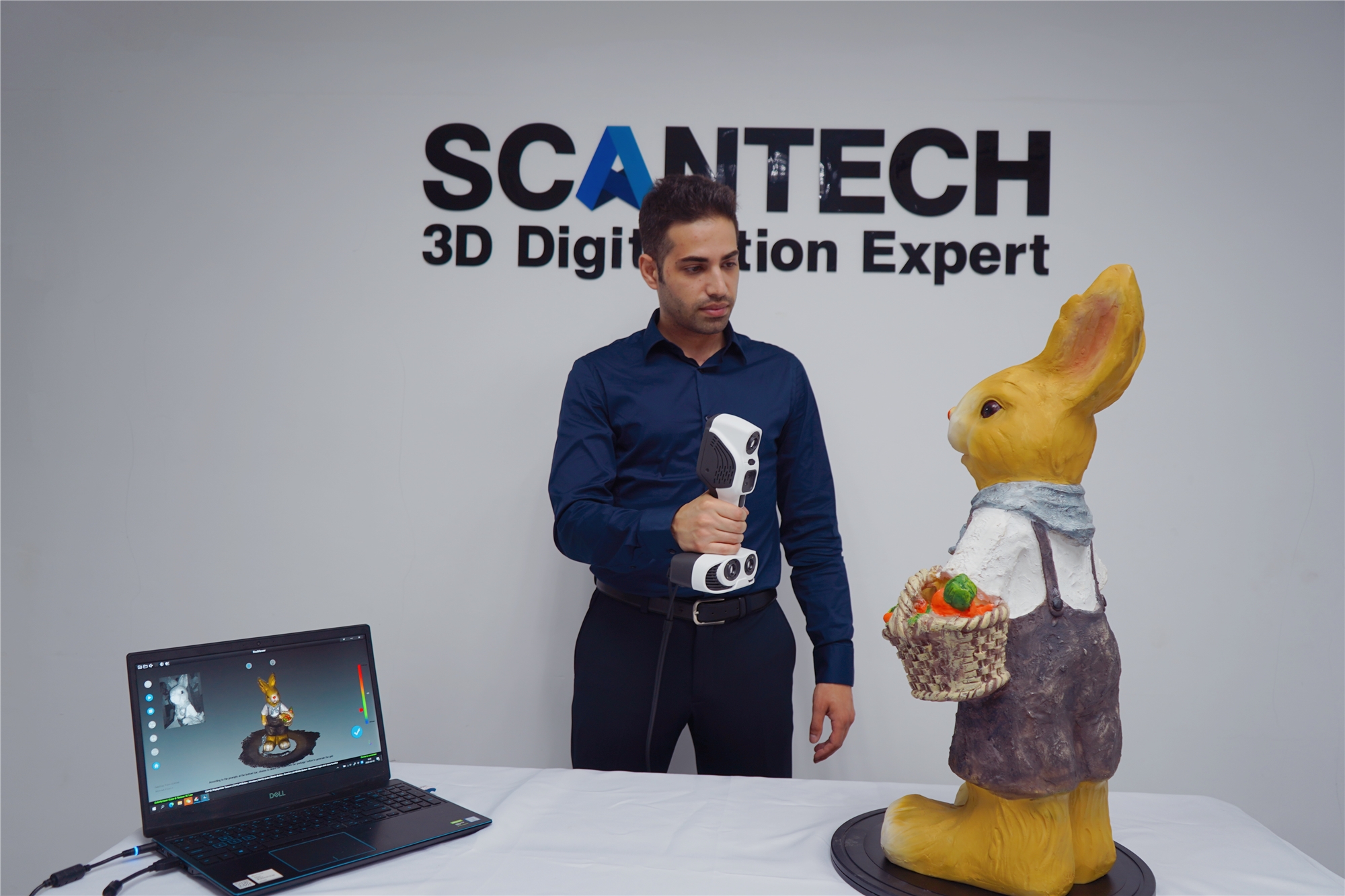 Skan 3D z kolorem i teksturą SCANTECH iReal 2E