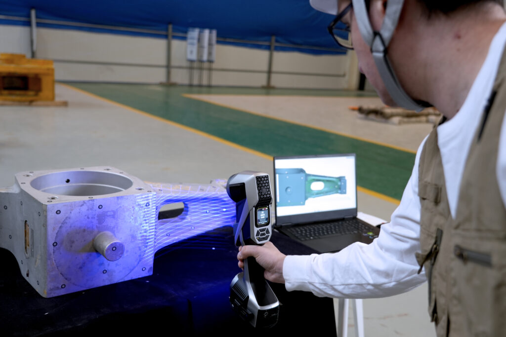 Ręczny skaner 3D SCANTECH KSCAN X skanowanie 3D odlewu